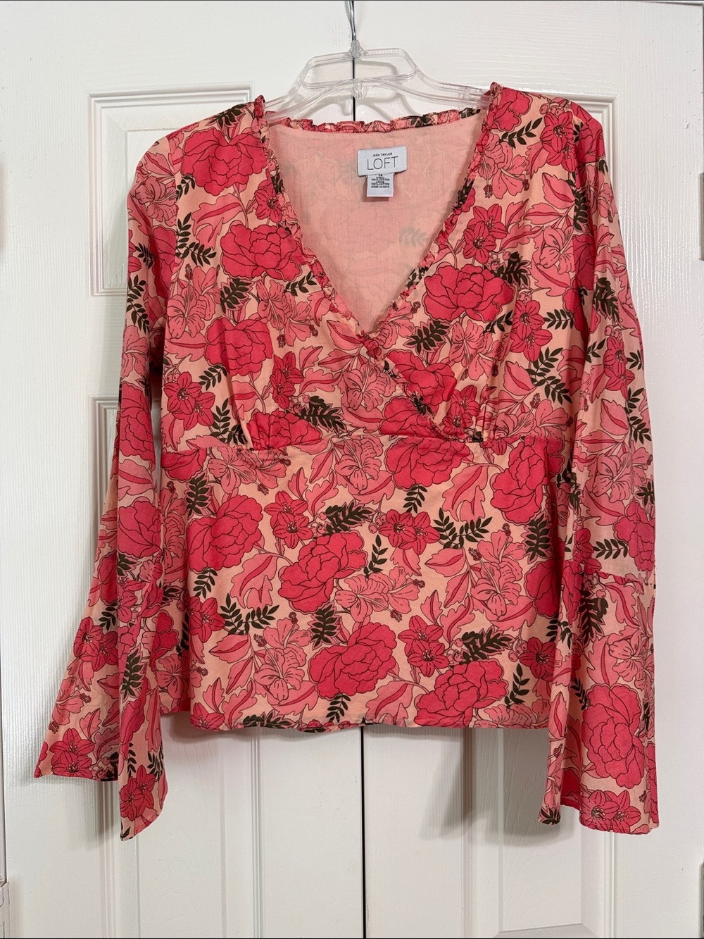LOFT Blouse Size Large (14) Pink & Coral Floral V-Neck